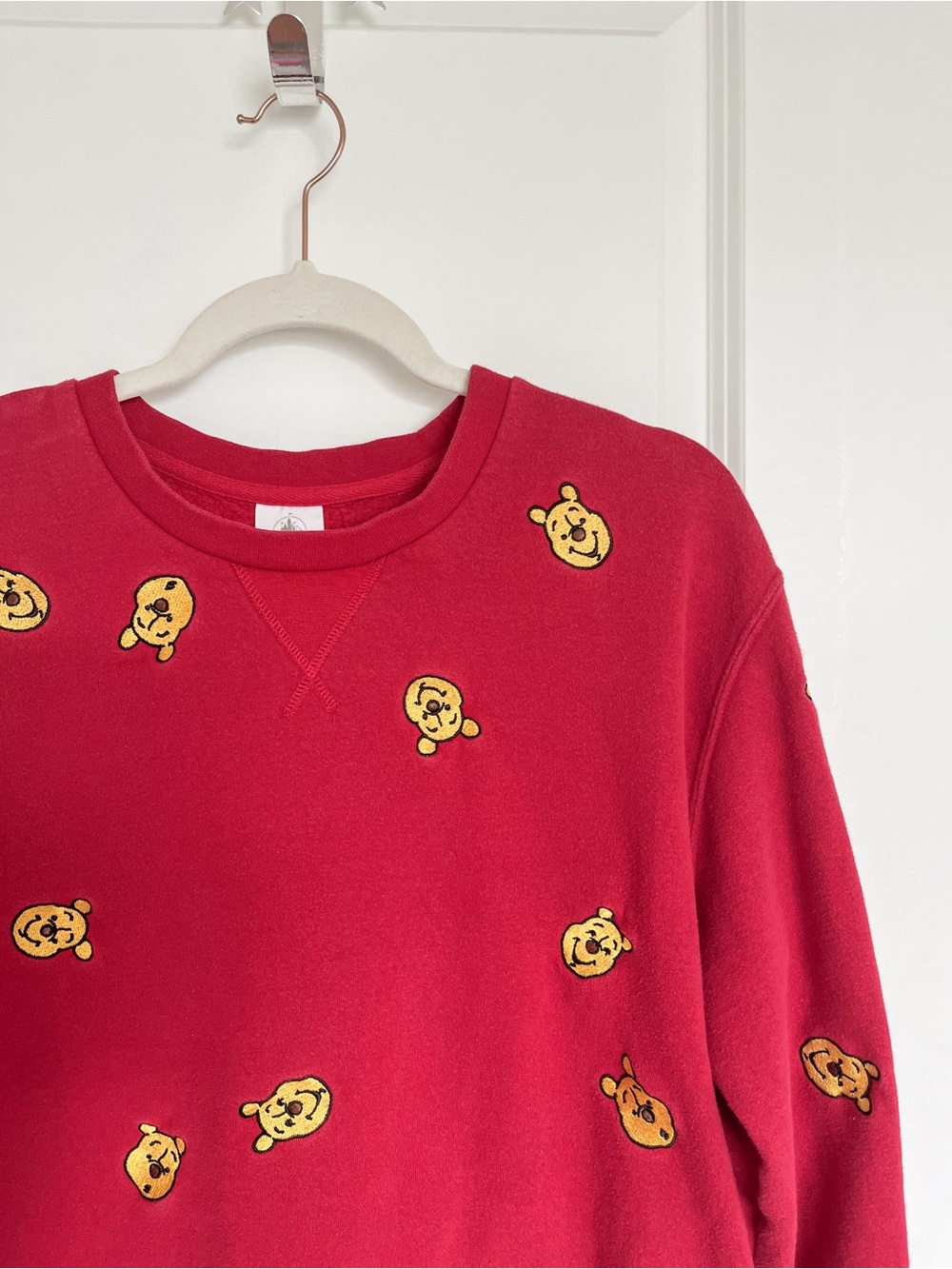 90’s Embroidered | Winnie the Pooh | Crewneck Sweatshirt |